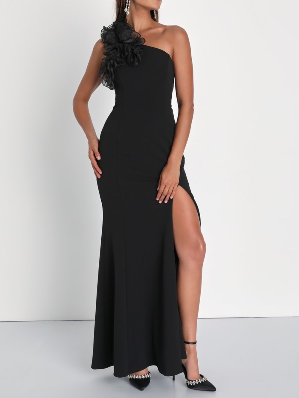 Lulus Stunning Significance Black One-Shoulder 3D Ruffled Maxi Dress Size XS NWT